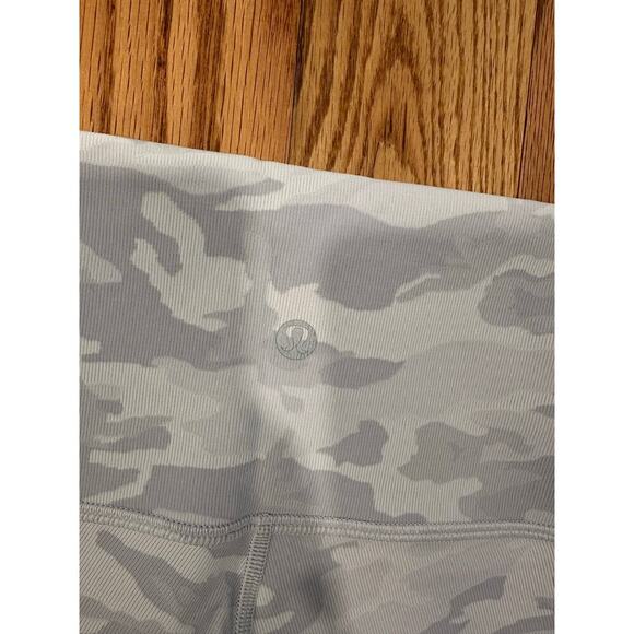 Lululemon Wunder Train Leggings - Picture 4 of 6